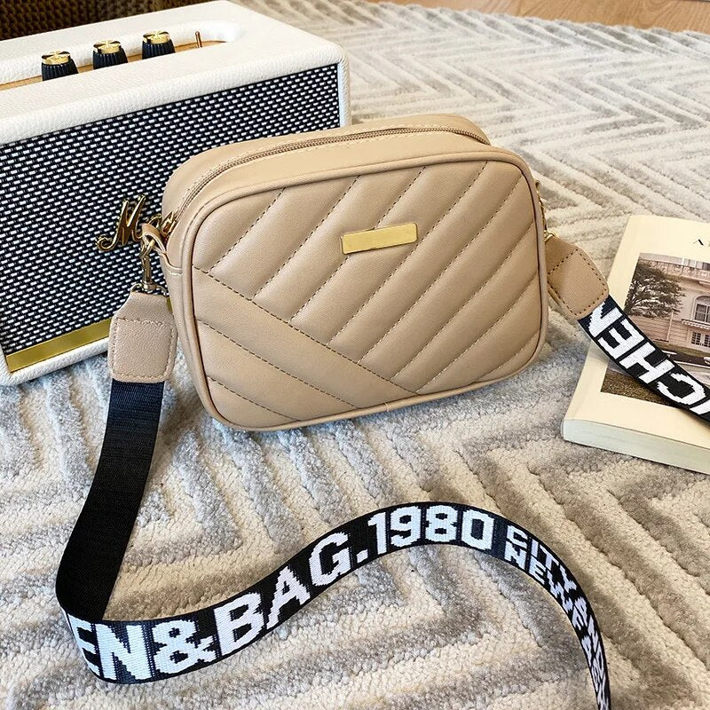 SPORTS STRAP CROSSBODY BAG