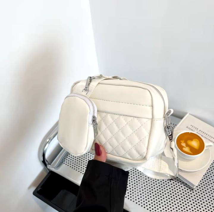 QUILTED BAG WITH COIN POCKET