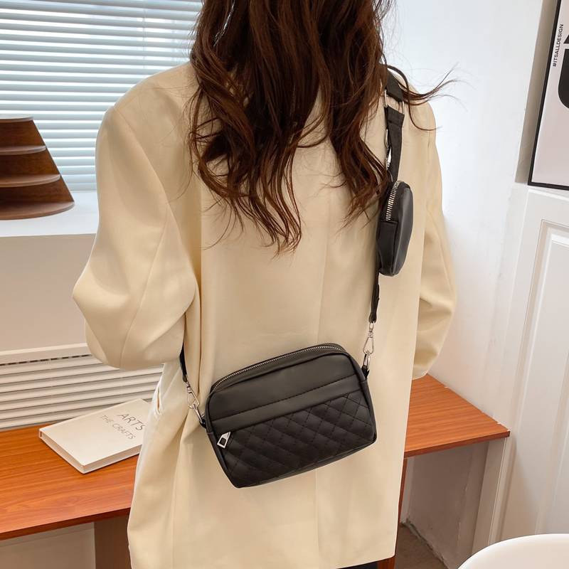 QUILTED BAG WITH COIN POCKET (QB)