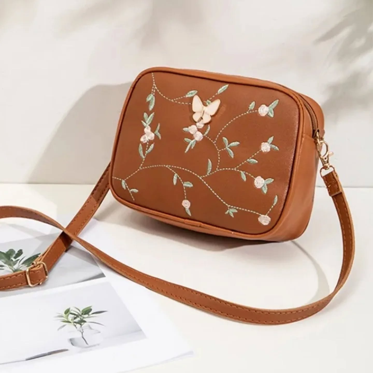 BUTTERFLY EMBROIDED CROSSBODY BAG (FLY - BR)