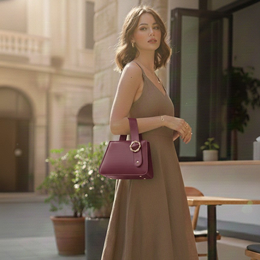 LUXURY MINIMALISTIC TOP HANDLE SATCHEL WITH ELEGANT GOLD BUCKLE (GOL)