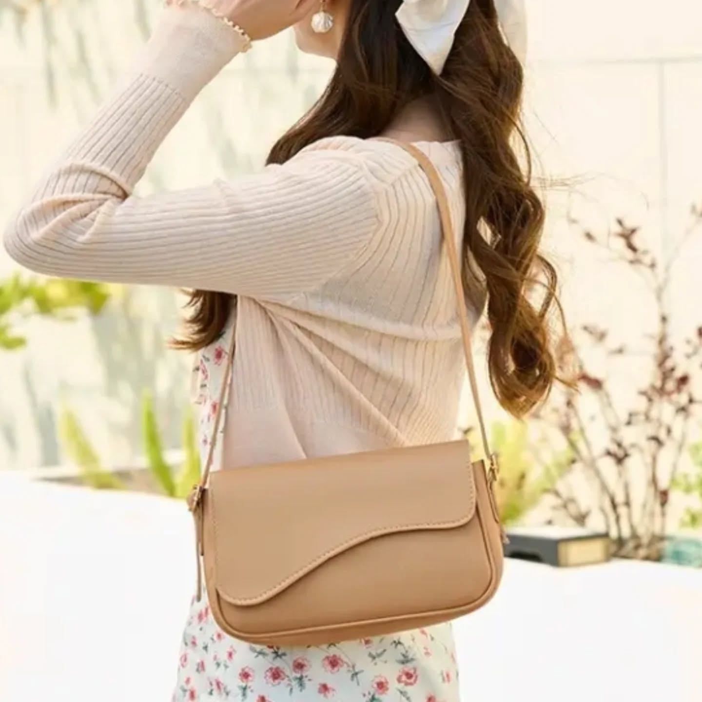 ADJUSTABLE STRAP SHOULDER BAG (FLP)