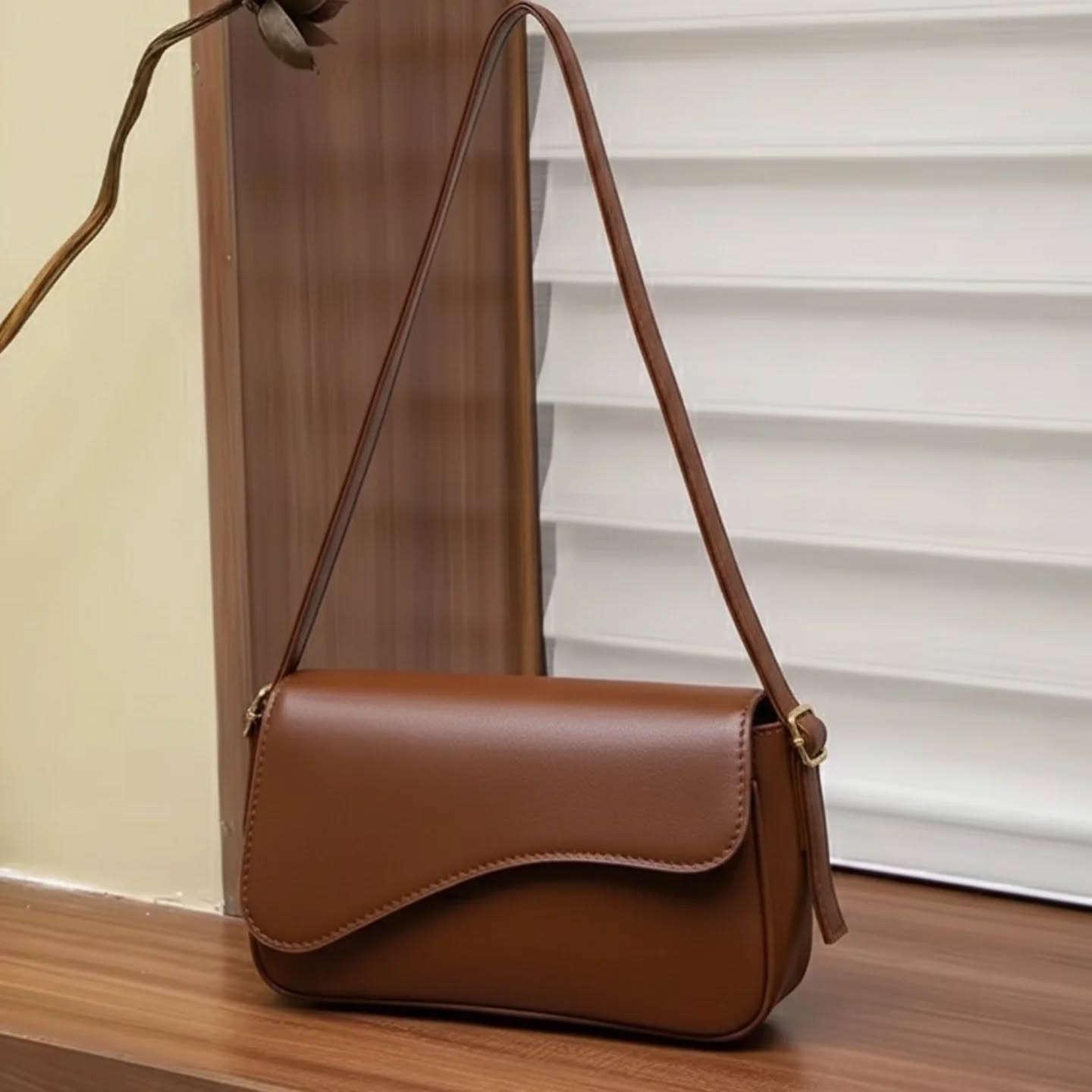 ADJUSTABLE STRAP SHOULDER BAG (FLP)