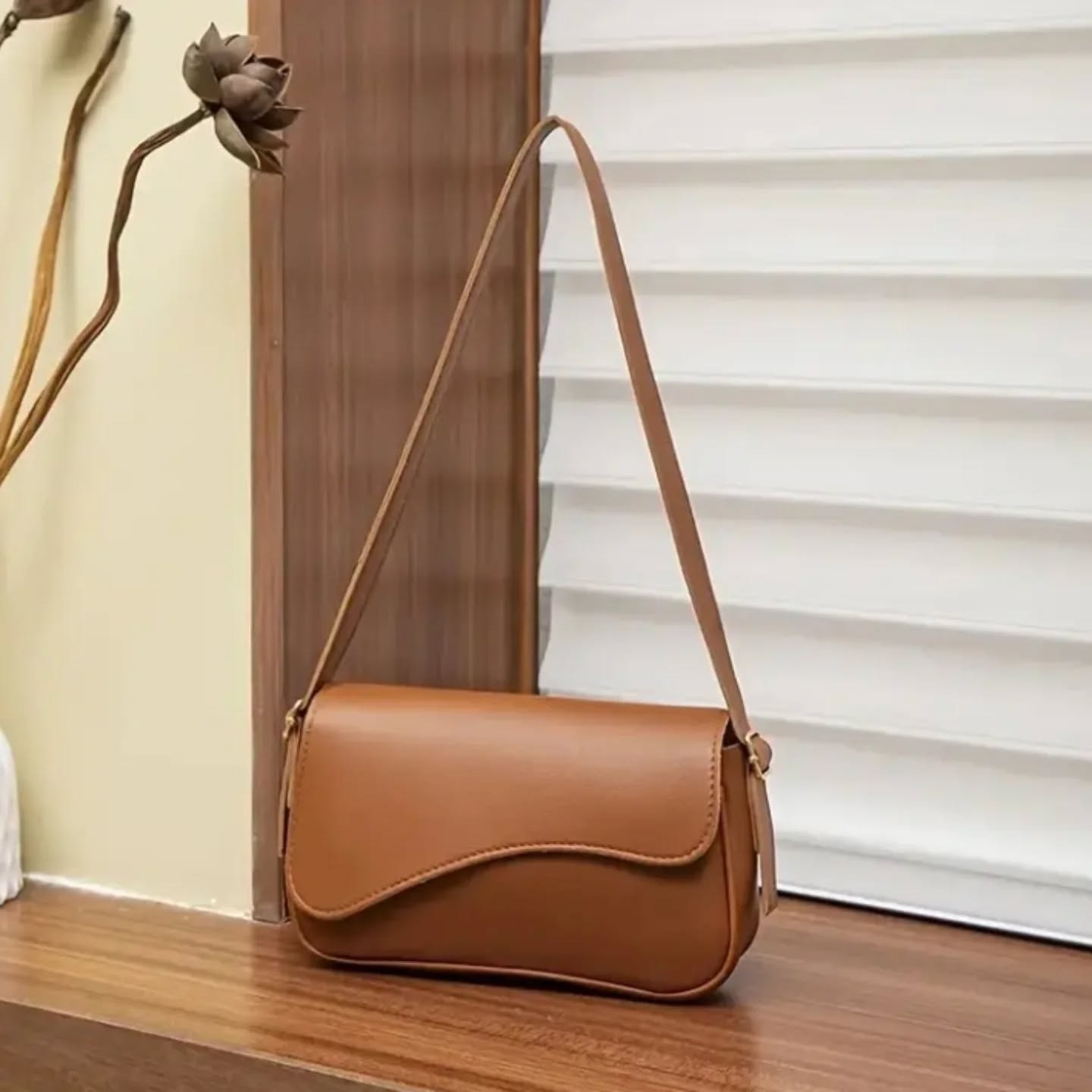 ADJUSTABLE STRAP SHOULDER BAG (FLP)