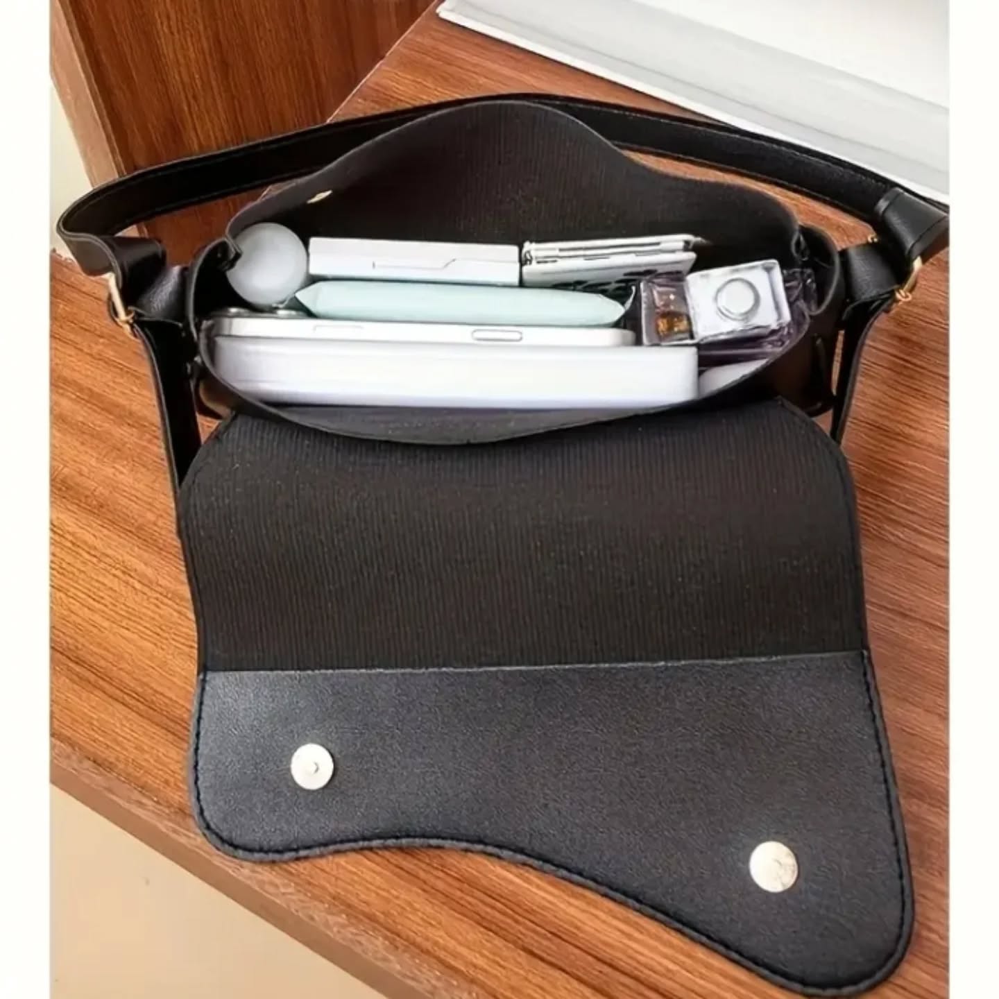 ADJUSTABLE STRAP SHOULDER BAG (FLP)