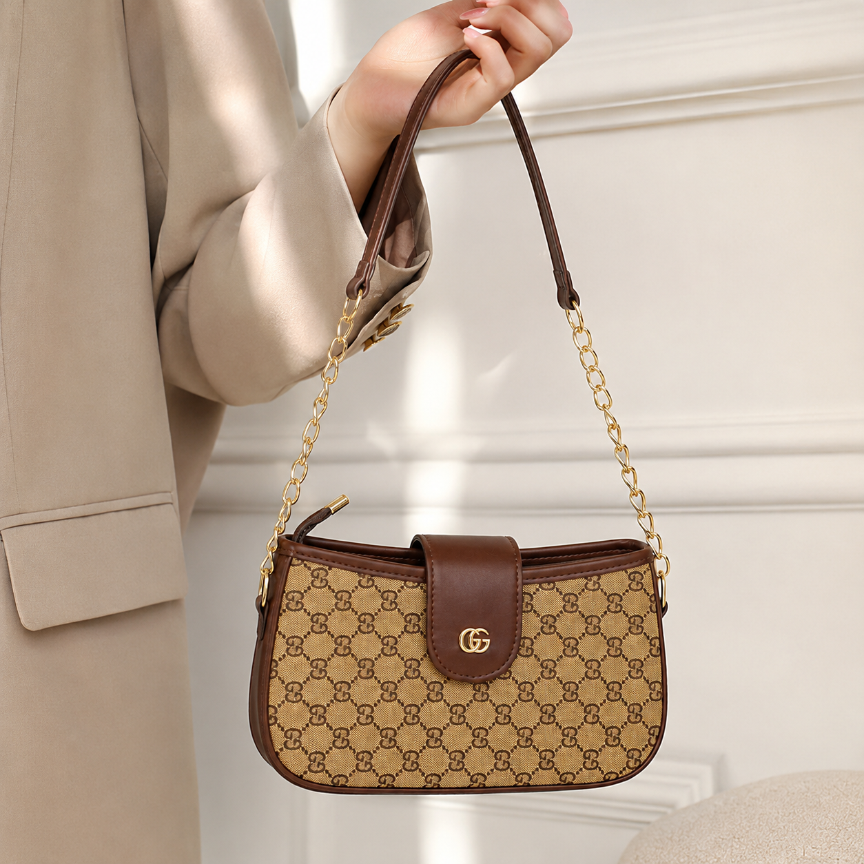 GUCCI CROSSBODY BAG (GG)