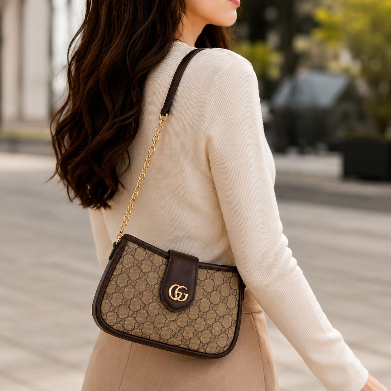 GUCCI CROSSBODY BAG (GG)